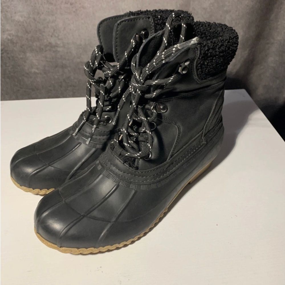 Tommy Hilfiger Women’s Rainah Snow Rain Boots, Black, SZ 6 Medium US